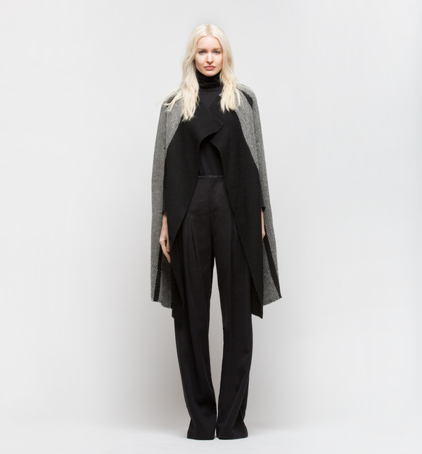 VOZ Lineas Cloak VOZ Lineas Cloak