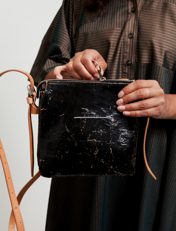 MM6 by Maison Margiela Womens Cracked Leather Purse MM6 by Maison Margiela Womens Cracked Leather Purse
