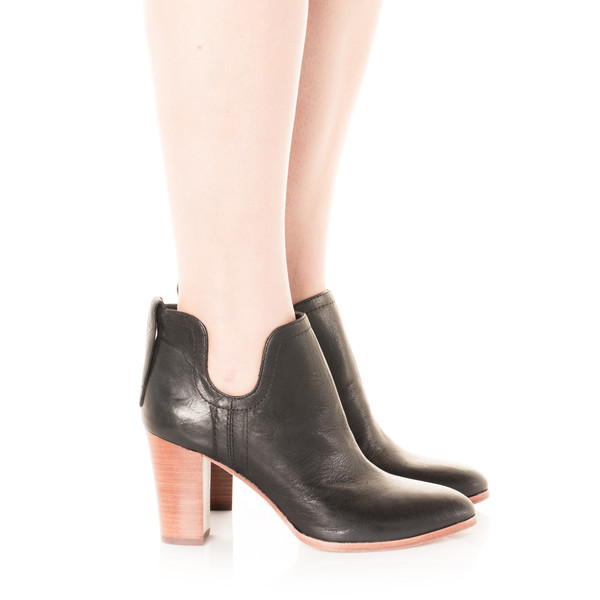 Charlotte Stone CLEO Charlotte Stone CLEO