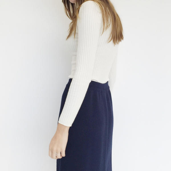 Johan Vintage Ivory Turtleneck Sweater Johan Vintage Ivory Turtleneck Sweater