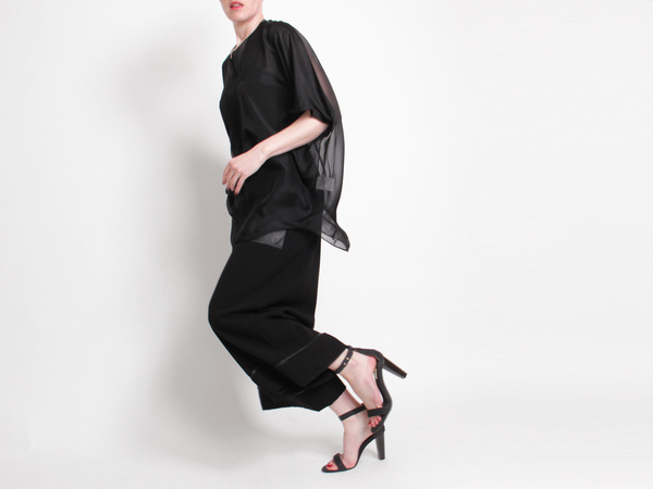 Berenik Oversized Pocket Top - Black Berenik Oversized Pocket Top - Black