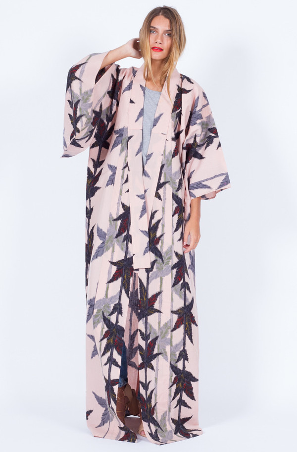 AMAZING BLUSH PRINT KIMONO (ONE SIZE) AMAZING BLUSH PRINT KIMONO (ONE SIZE)