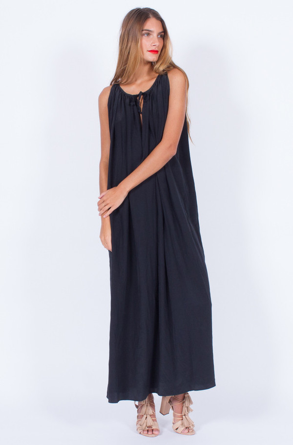 BLACK SILK LONG DRESS (ONE SIZE) BLACK SILK LONG DRESS (ONE SIZE)
