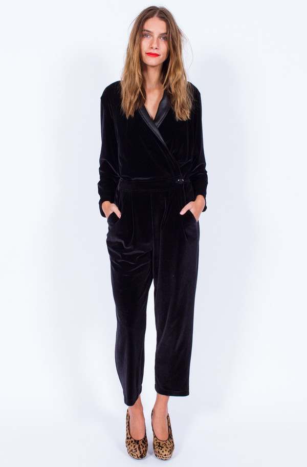 BLACK VELVET TUXEDO JUMPSUIT (MEDIUM) BLACK VELVET TUXEDO JUMPSUIT (MEDIUM)