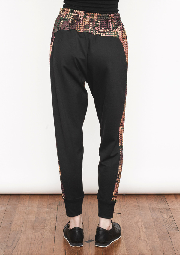 Berenik PIXELLATED EMBROIDERY JOGGER PANTS Berenik PIXELLATED EMBROIDERY JOGGER PANTS