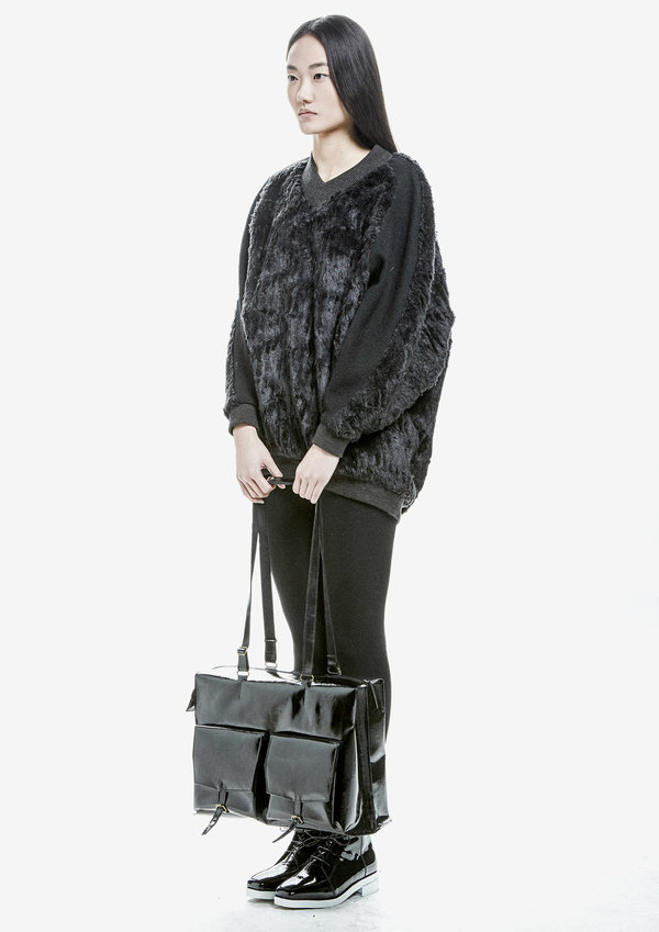 Berenik Sweater Long Sleeves V-Collar Wool/Cottonmix Fur - Black Berenik Sweater Long Sleeves V-Collar Wool/Cottonmix Fur - Black