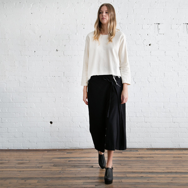 Black Crane Wide Top - Cream Black Crane Wide Top - Cream