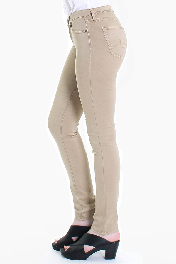 AG Jeans Prima Sateen in sulfur coyote AG Jeans Prima Sateen in sulfur coyote