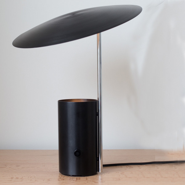 Herman Miller Half-Nelson Table Lamp Herman Miller Half-Nelson Table Lamp