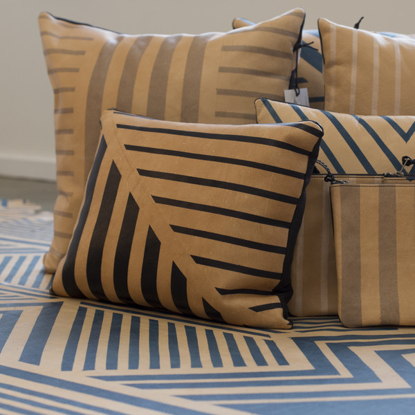 AVO Painted Plains Geometric Hide AVO Painted Plains Geometric Hide