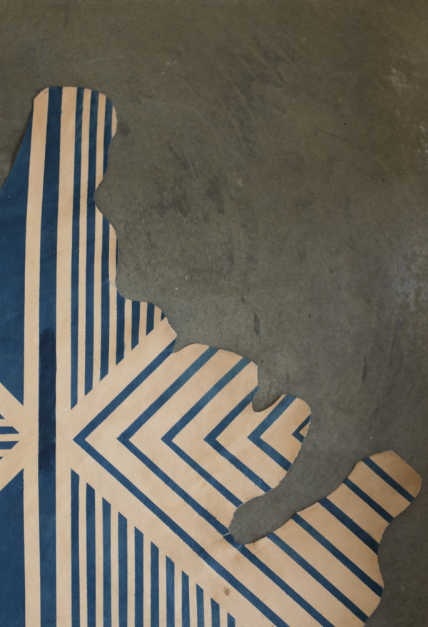 AVO Painted Plains Geometric Hide AVO Painted Plains Geometric Hide