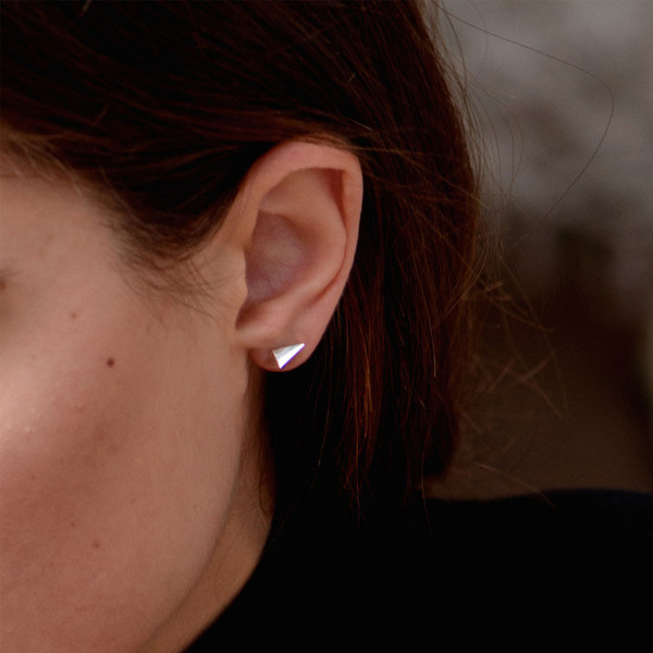 AGMES Tiny Pyramid Studs AGMES Tiny Pyramid Studs