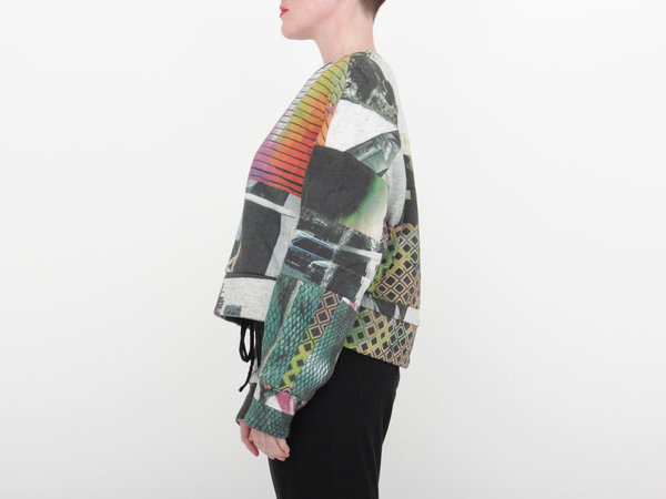 Berenik Printed Crop Sweatshirt Berenik Printed Crop Sweatshirt