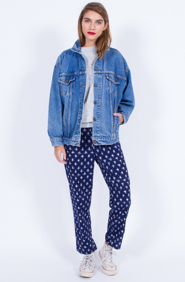 LEVI'S DENIM JACKET (MEDUIM-LARGE) LEVI'S DENIM JACKET (MEDUIM-LARGE)
