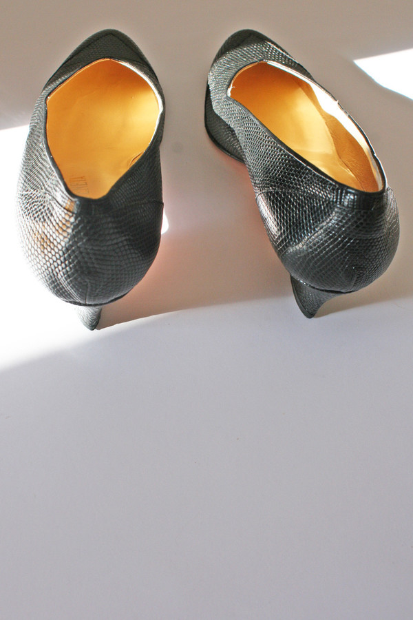 VINTAGE BOTTEGA VENETA PUMPS (SIZE 6) VINTAGE BOTTEGA VENETA PUMPS (SIZE 6)