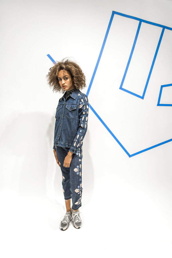 Alyssa Less MCVIE Cropped Flare - Blue Deco Bloom Alyssa Less MCVIE Cropped Flare - Blue Deco Bloom