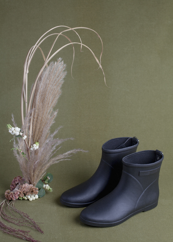 Alice + Whittles Rubber Boot - Black on Black Alice + Whittles Rubber Boot - Black on Black