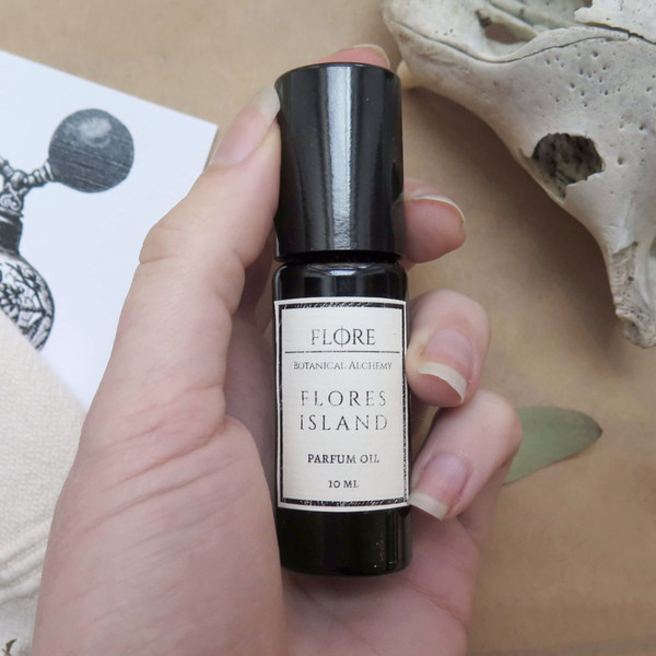 Flore Wild Rose - Botanical Perfume Oil Flore Wild Rose - Botanical Perfume Oil
