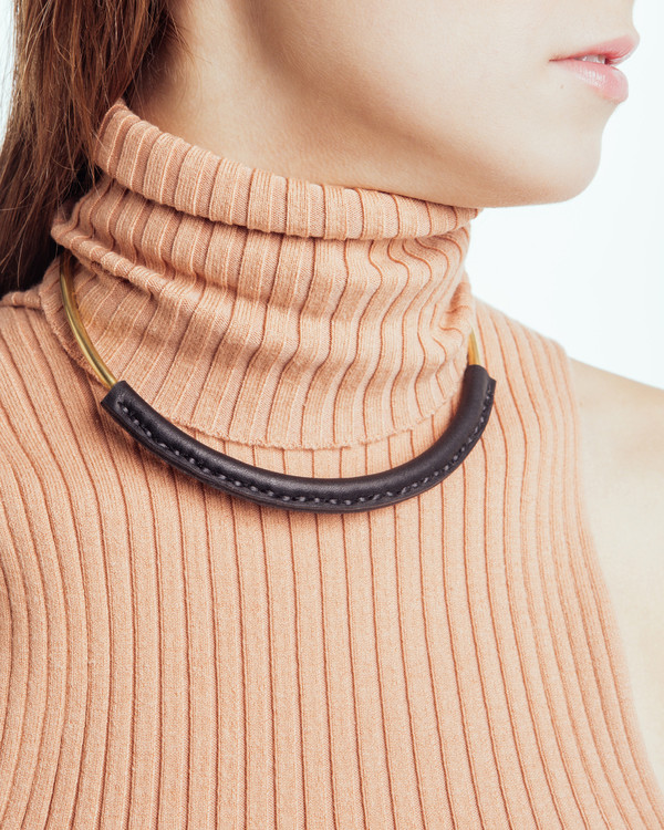 Crescioni Kiva Necklace in Black Crescioni Kiva Necklace in Black