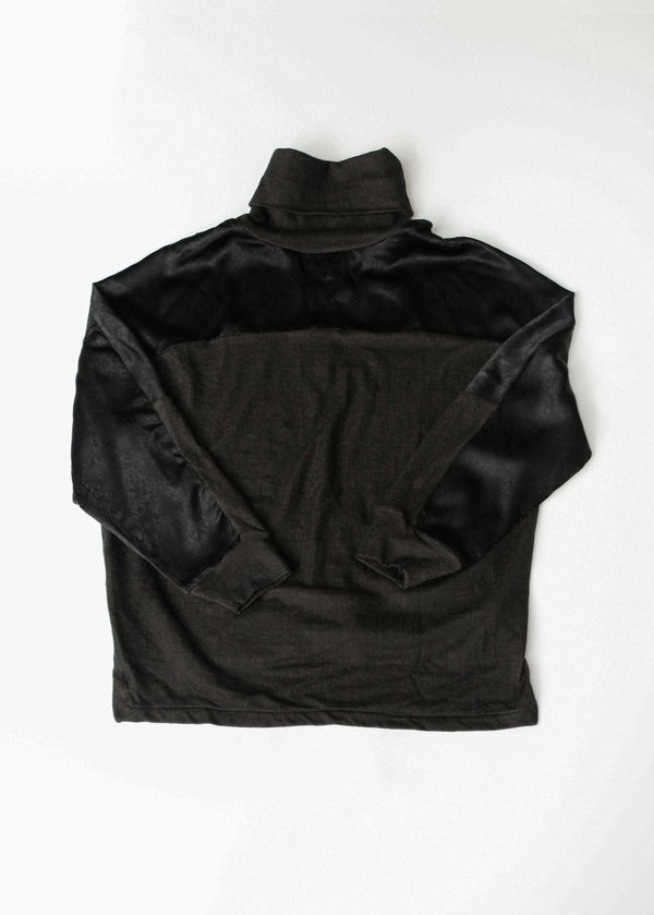 Berenik TURTLENECK KNIT BLACK WITH SHINY PARTS Berenik TURTLENECK KNIT BLACK WITH SHINY PARTS