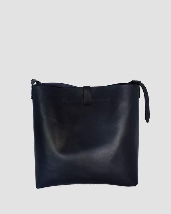 esby leather ESBY BUCKET TOTE - NAVY esby leather ESBY BUCKET TOTE - NAVY