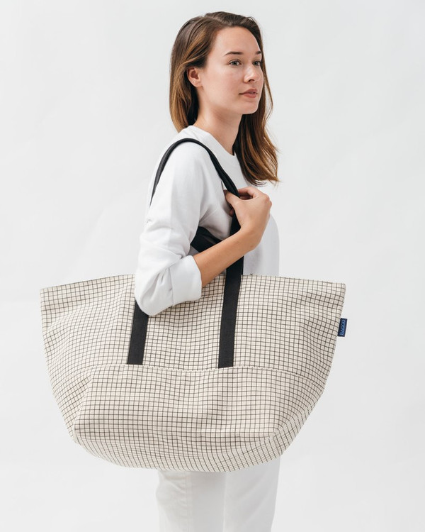 BAGGU WEEKEND BAG - NATURAL GRID BAGGU WEEKEND BAG - NATURAL GRID