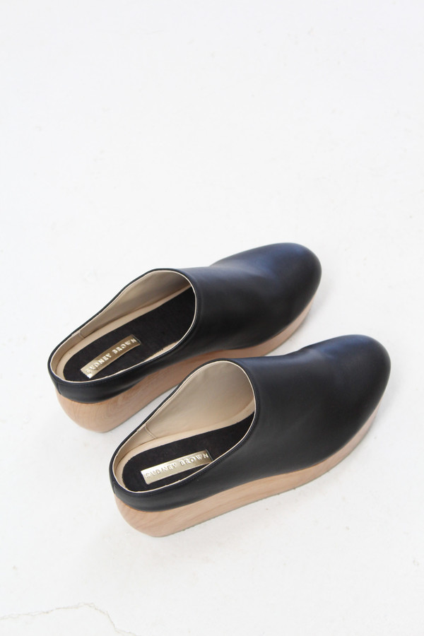 Sydney Brown Clog Black Sydney Brown Clog Black