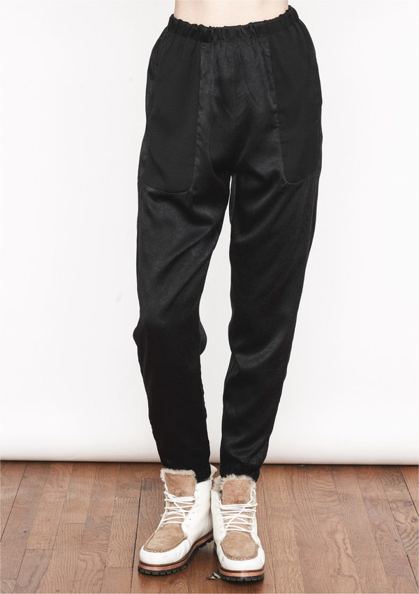 Berenik PANTS - ELASTIC BLACK PLAIN Berenik PANTS - ELASTIC BLACK PLAIN