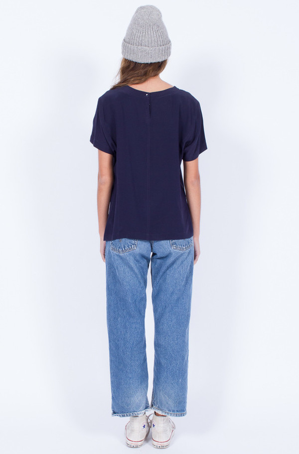 NAVY SILK TOP (SMALL-MEDIUM) NAVY SILK TOP (SMALL-MEDIUM)