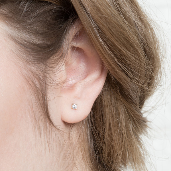 Shahla Karimi 14K Gold Subway Studs - Express Stop Shahla Karimi 14K Gold Subway Studs - Express Stop