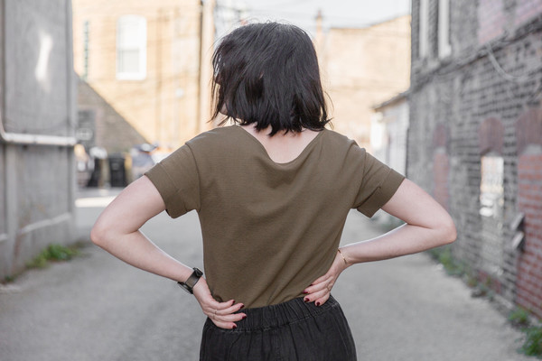 Ali Golden Roll-Sleeve T-Shirt in Olive Ali Golden Roll-Sleeve T-Shirt in Olive