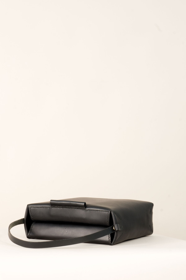 IALA DIEZ 8 - TROSA HANDBAG BLACK IALA DIEZ 8 - TROSA HANDBAG BLACK