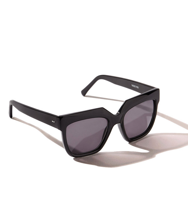 ZANZAN Vesuvio Sunglasses in Black ZANZAN Vesuvio Sunglasses in Black