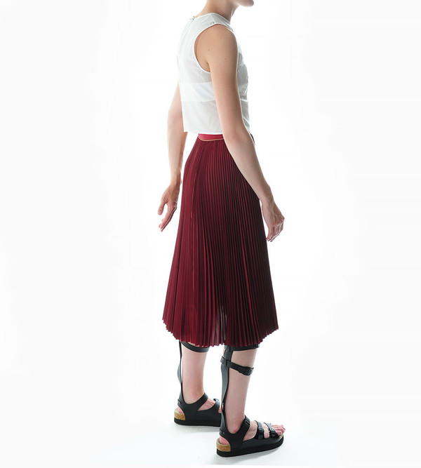 Sacai Luck Pleated Side Slit Skirt with Lace Underlay Sacai Luck Pleated Side Slit Skirt with Lace Underlay