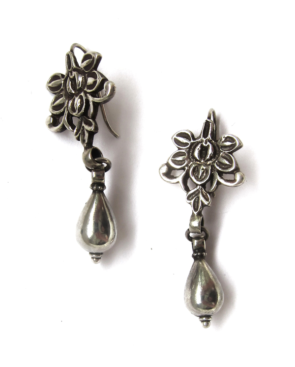 Silver flower drop earrings Silver flower drop earrings