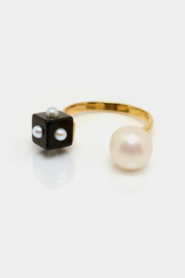Nektar De Stagni Pearl & Onyx Ring Nektar De Stagni Pearl & Onyx Ring