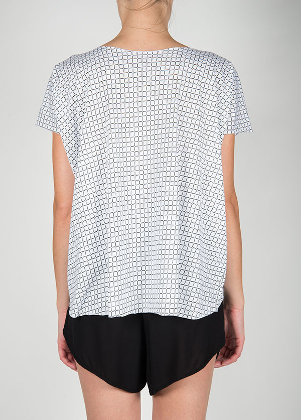 Ilana Kohn - Jersey Tee in Big Grid Grey Ilana Kohn - Jersey Tee in Big Grid Grey